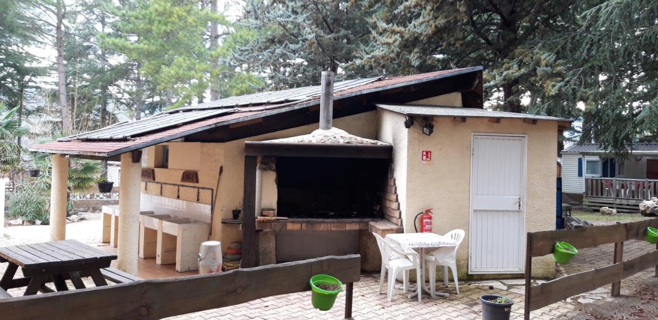 Camping La Source Sournia エクステリア 写真